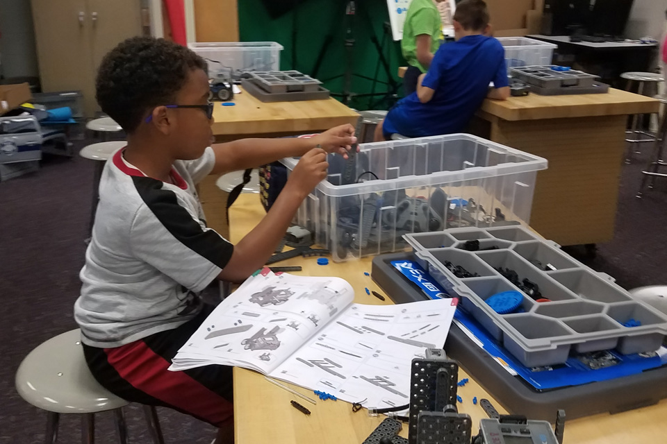 Exploring and Building Land and Air Robots!
